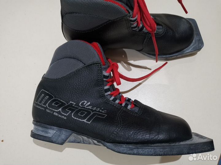 Лыжные ботинки классические