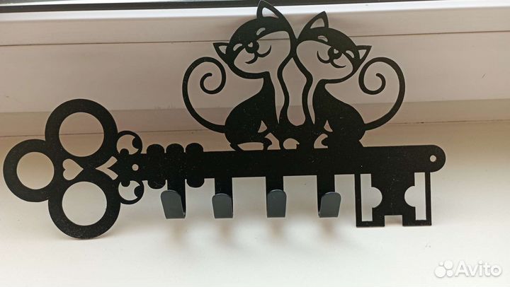 Ключница настенная металлическая