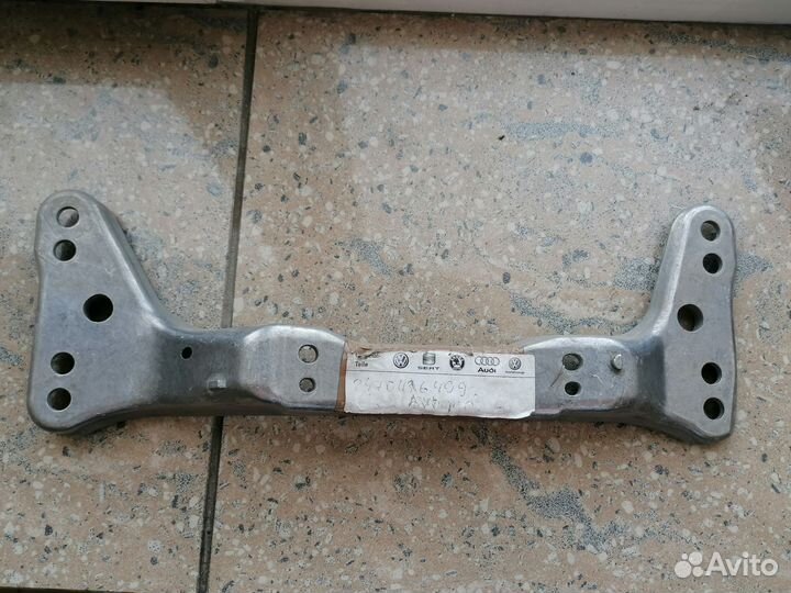 Траверса кпп BMW 3' E36, Z3 новая