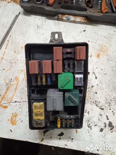 Блок предохранителей Ford mondeo II форд мондео 2
