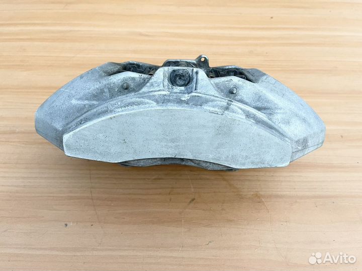 Суппорт правый Mercedes W222 C217 W217