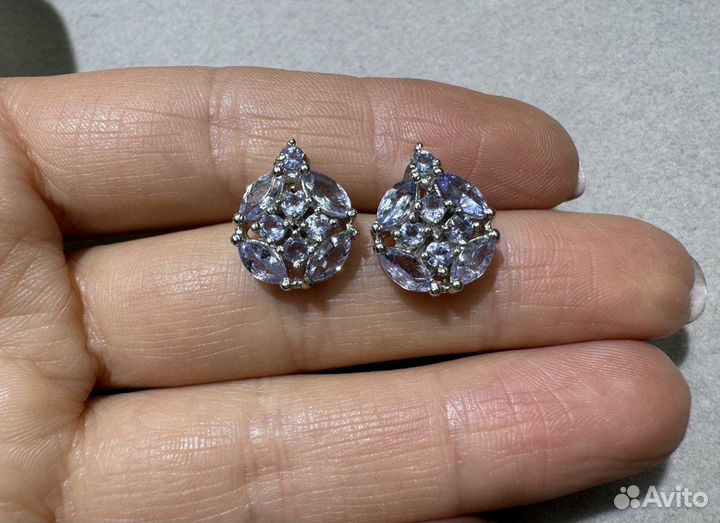 Пусеты с танзанитами