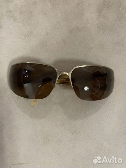 Солнцезащитные очки escada