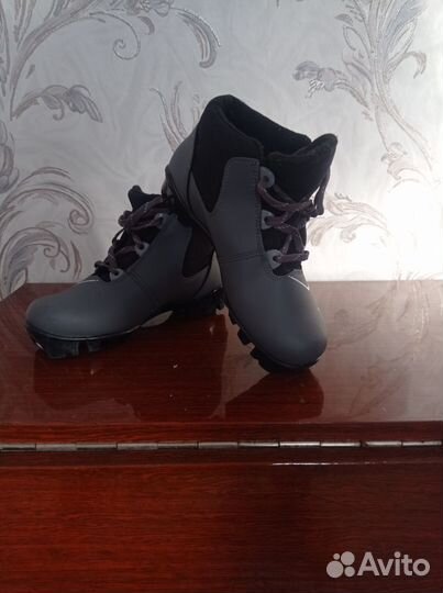 Лыжные ботинки