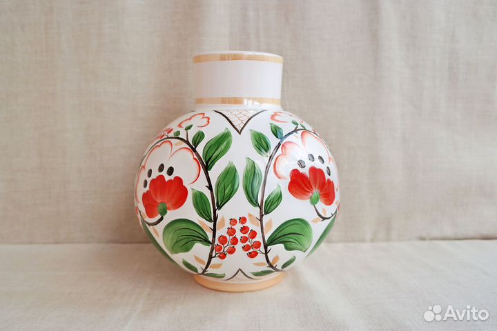 Ваза. Цветы, ягоды. Фаянс. Роспись
