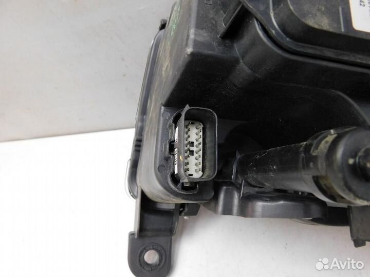 Фара правая Jeep Grand Cherokee