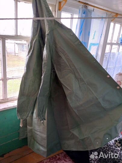 Плащ новый