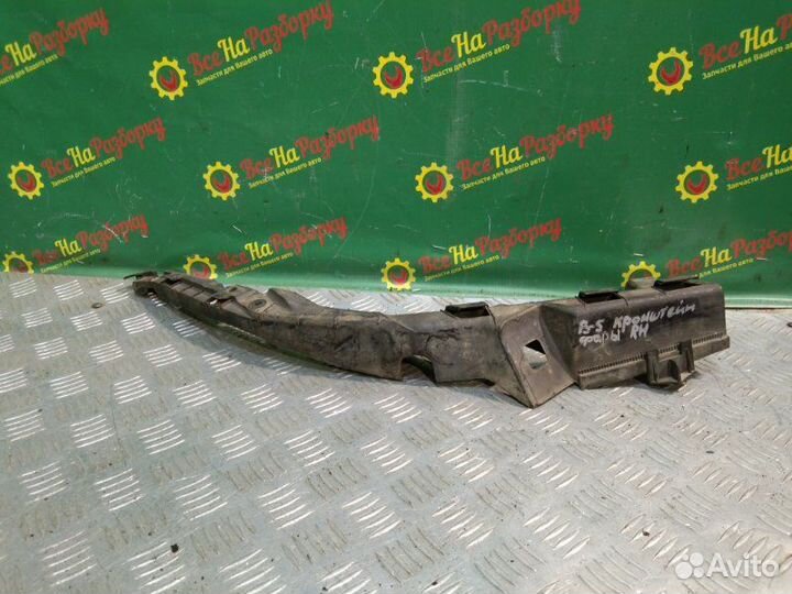 Кронштейн крепления фары правый Volkswagen Passat