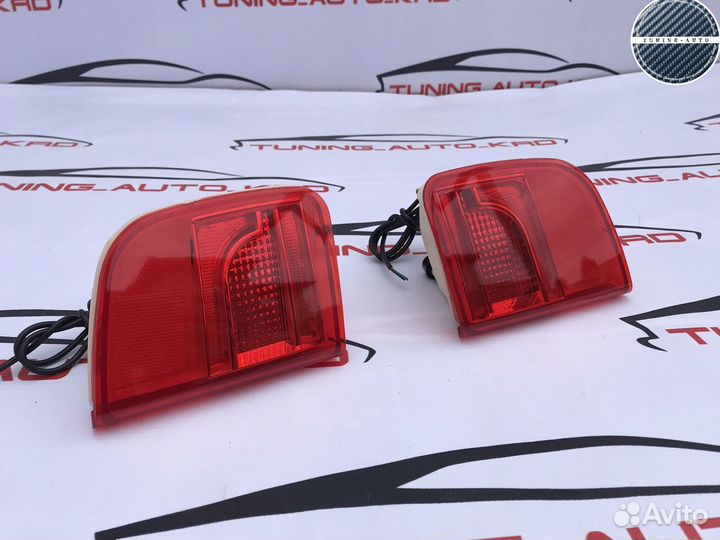 Катафоты в задний бампер Toyota LC 200