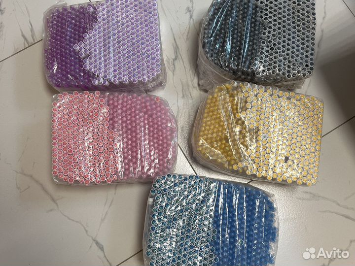 Щеточка для ресниц в колбе (тубе)