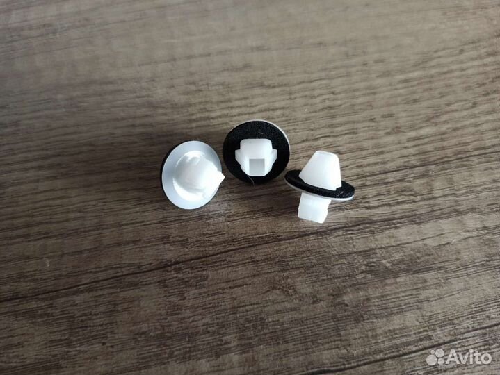 Клипса молдинга Suzuki grand Vitara 77553-65D00