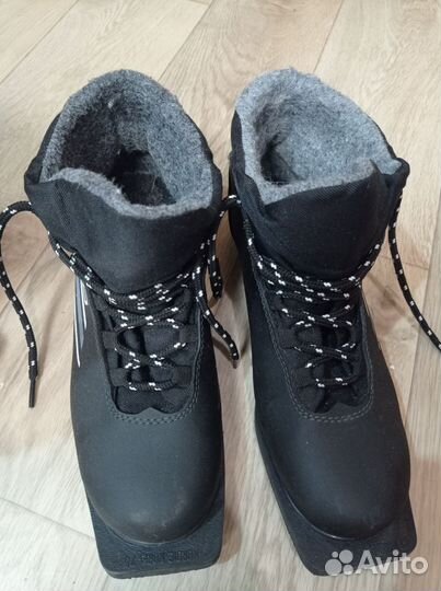 Лыжные ботинки, 41 и 43 размер