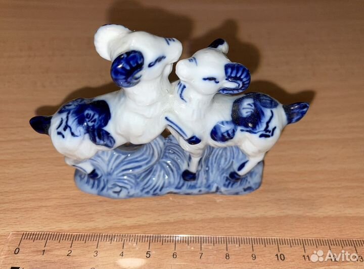Фарфоровая статуэтка барашки Гжель, сувенир
