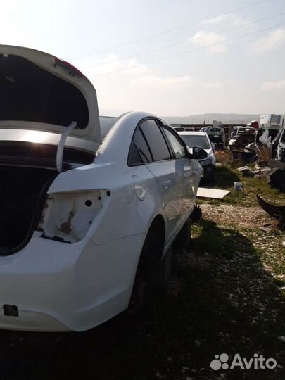 Запчасти Chevrolet Cruze, 2011