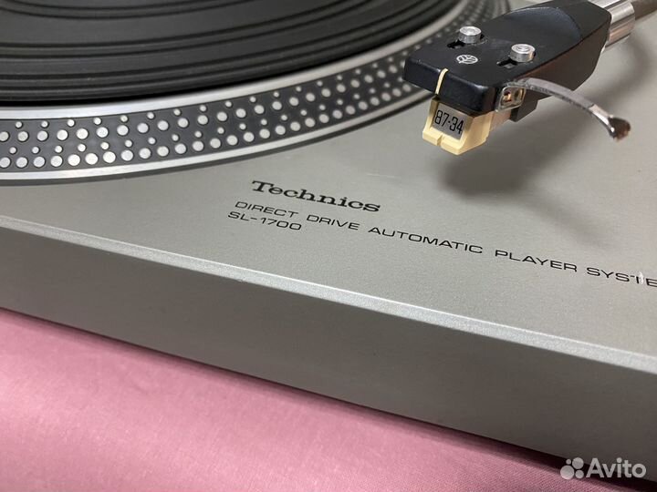 Проигрыватель винила Technics SL-1700 Japan