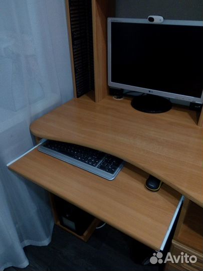 Компьютерный стол