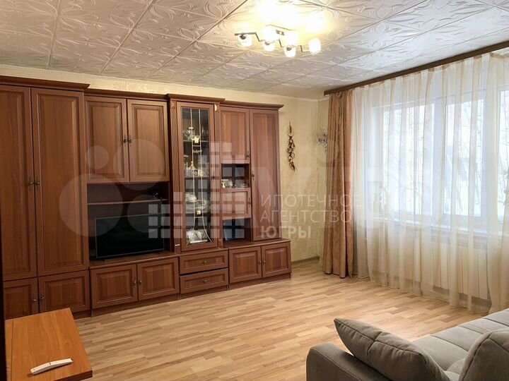 2-к. квартира, 58 м², 1/2 эт.
