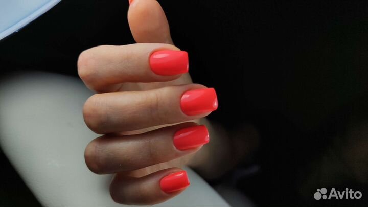 Маникюр с покрытием гель-лаком