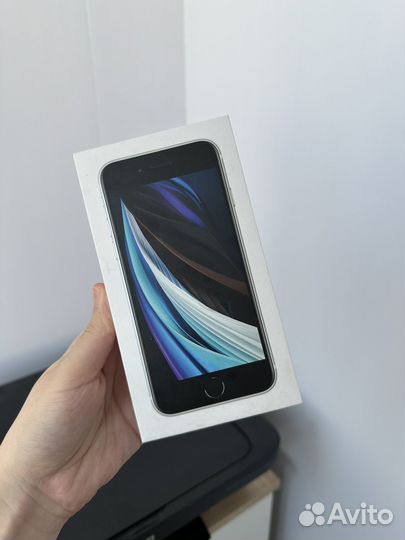 Коробка на iPhone 12 и SE