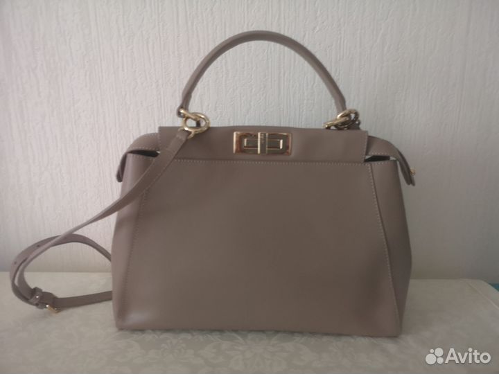 Сумка Fendi Peekaboo