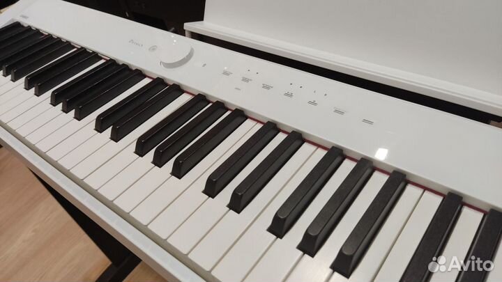 Цифровое пианино Casio Privia PX-S1100 WH