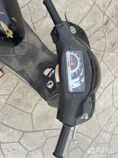 Скутер Suzuki lets 2 new