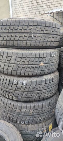 Bridgestone Blizzak Revo GZ 215/50 R17 93T