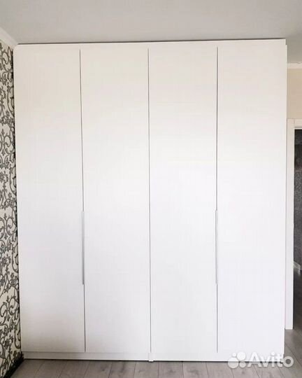 Шкаф встроенный распашной