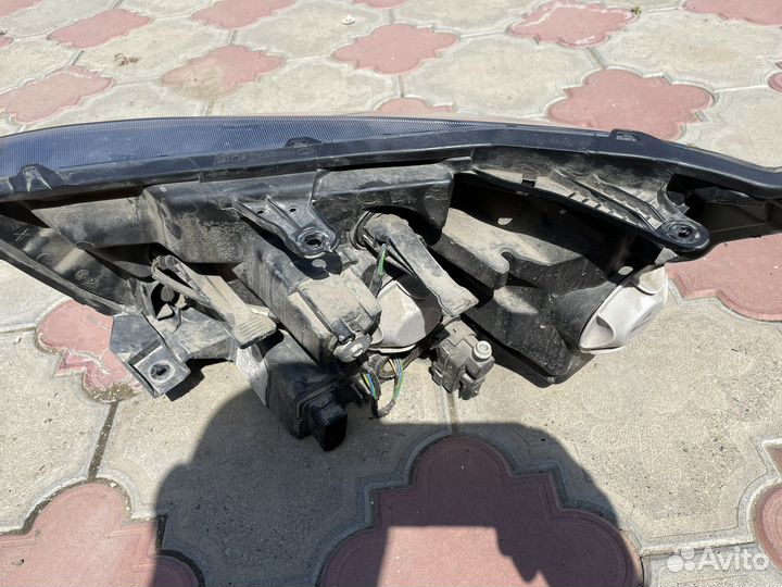 Передняя правая фара лада веста