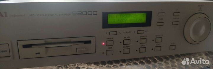 Akai s2000 sampler