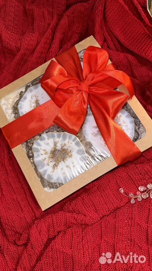 Подарок на новый год девушке