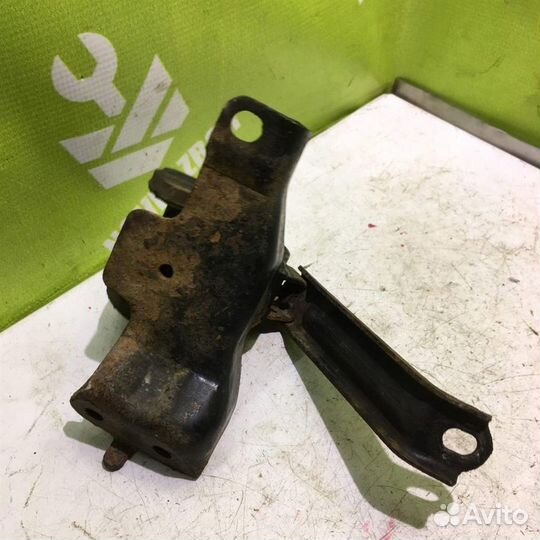 Опора кпп левая Тойота Королла Е100