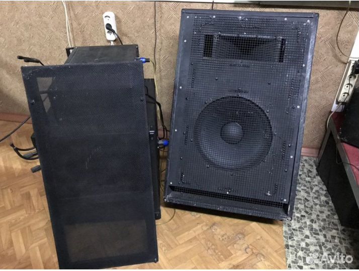 Колонка для бас гитары