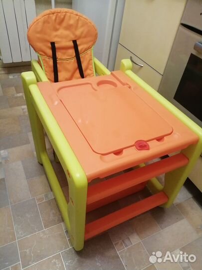 Детский стульчик для кормления