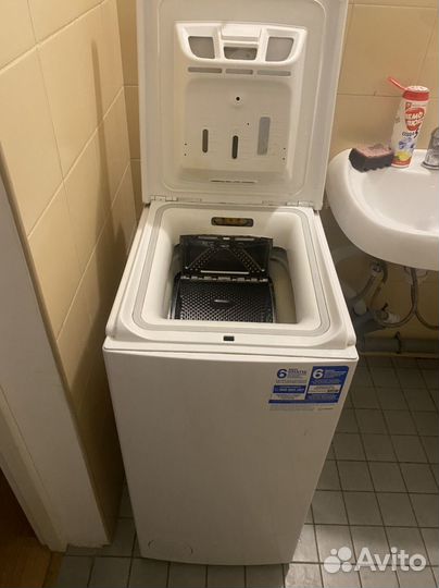 Стиральная машина с вертикальной загрузкой