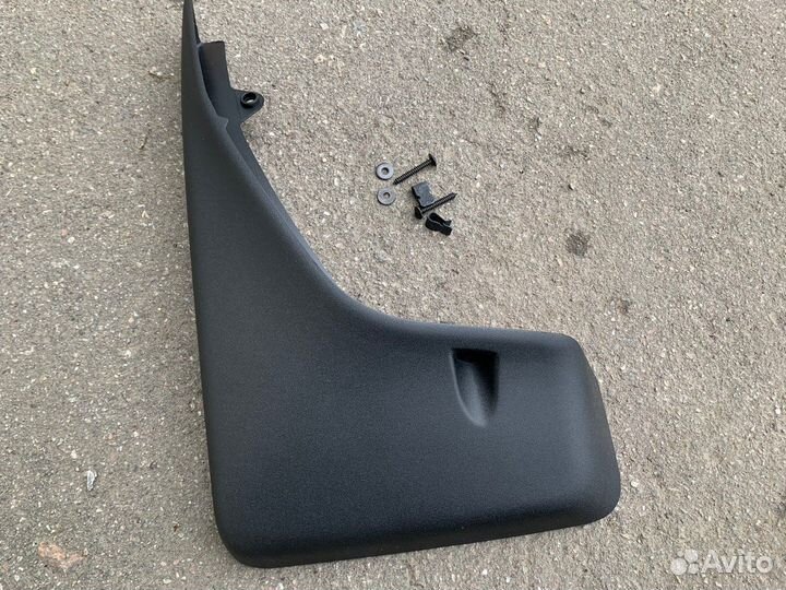 Брызговик задний левый Freelander 2