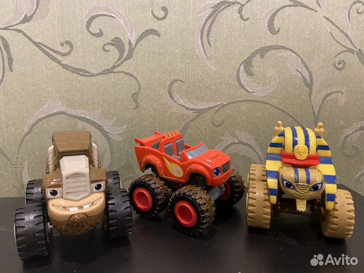Вспыш и чудо-машинки оригинал Mattel