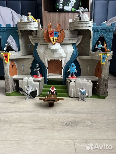 Игровой замок с рыцарями