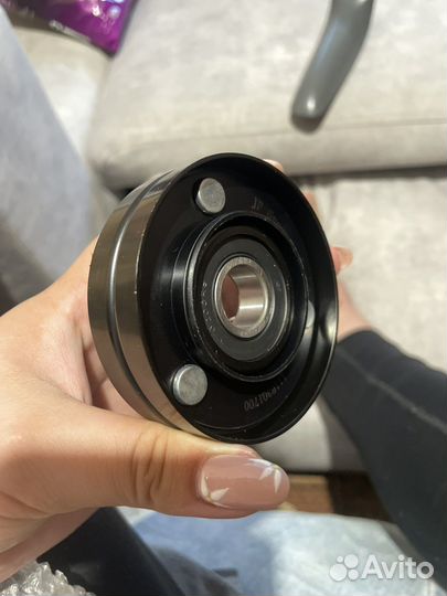 Натяжной ролик ремня грм