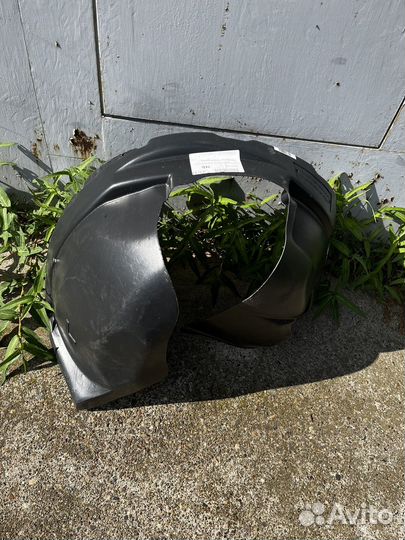 Подкрылок передний левый rav 4