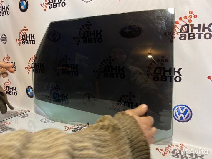 Стекло двери заднее правое Ford Focus 2 универсал