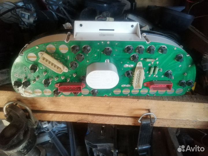 Приборная панель волга 31105