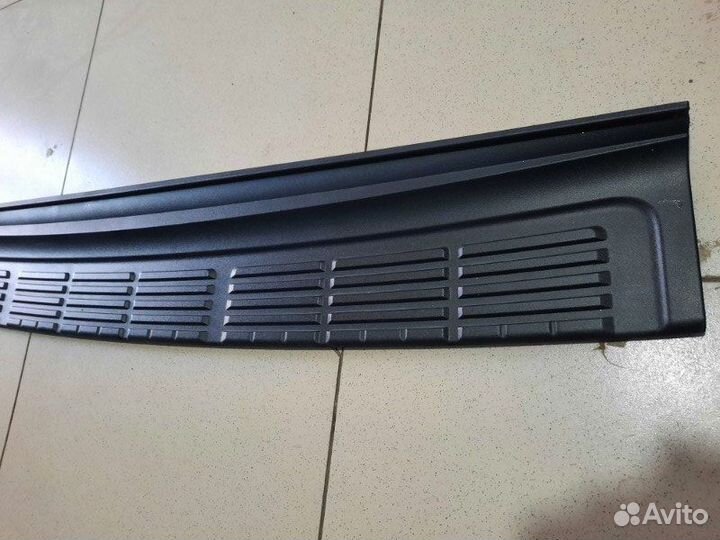 Накладка на бампер задняя Тoyota Land Cruiser 200