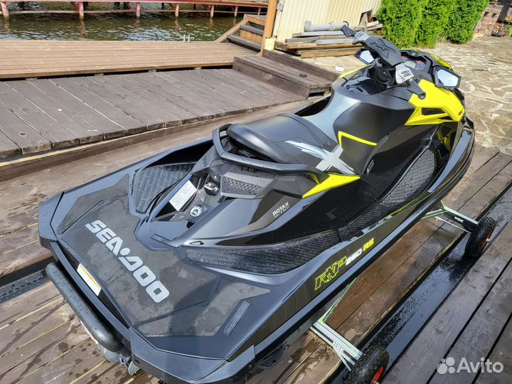 Шикарный спортивный гидроцикл BRP seadoo RXP 260RS
