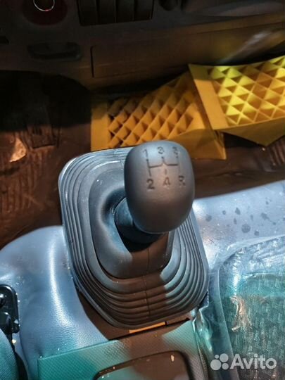 Isuzu Elf с КМУ, 2024