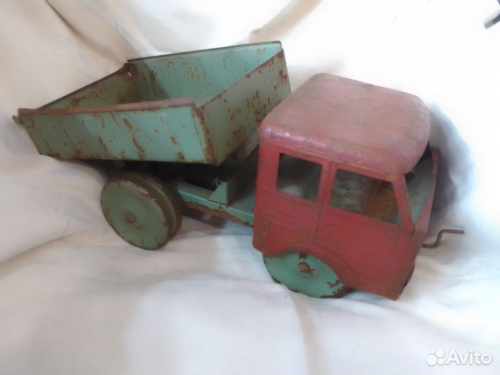 Машинка игрушка