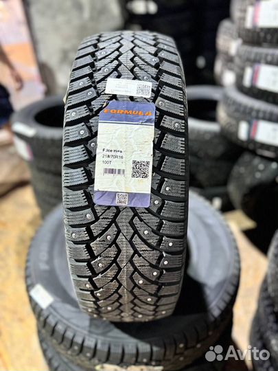 Pirelli Formula Ice 215/70 R16 100T