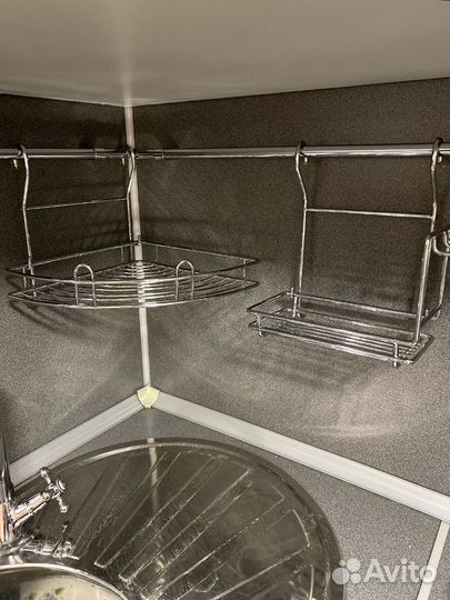 Железные полки