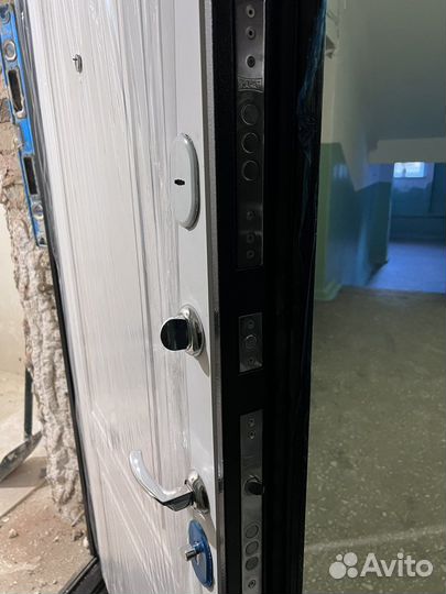 Дверь входная металлическая