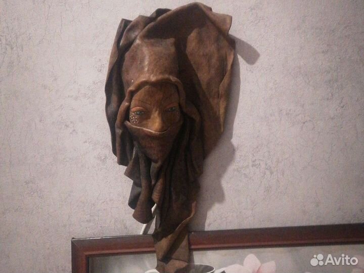 Картина из кожи